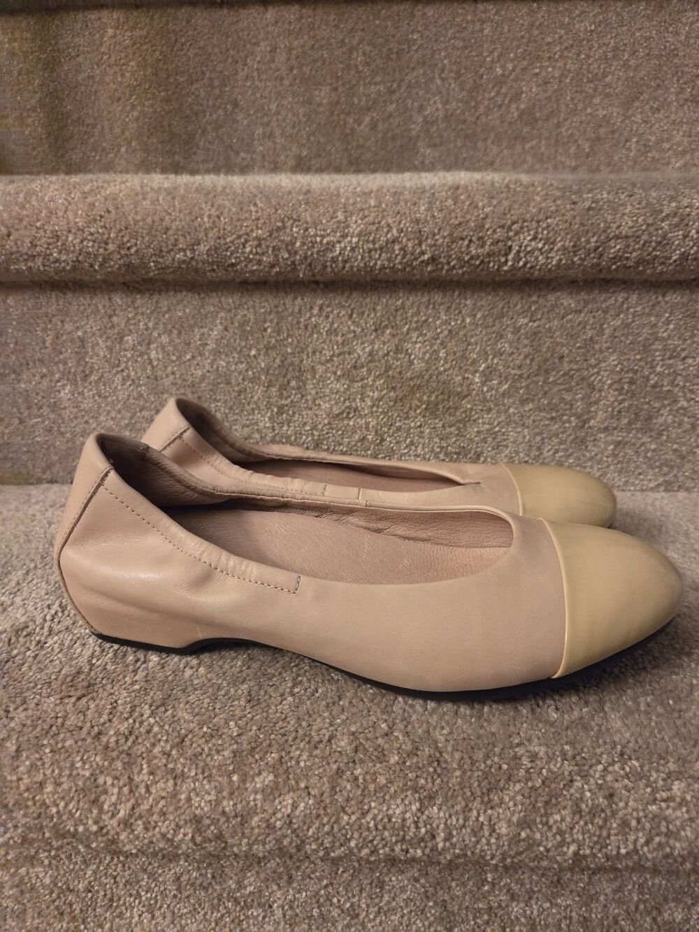 Dansko "Lisanne" Leather Flats w/ Cap Toes Tan & Beige Size 41 US 10.5